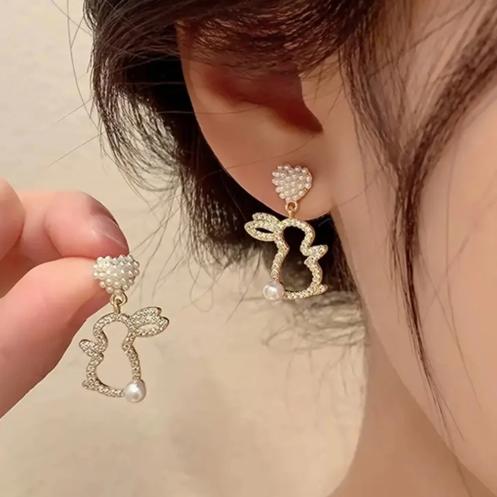 🎉Host Pick🎉NWT! Beautiful Bunny Pierced Post Dangle Earrings with Rhinestones!